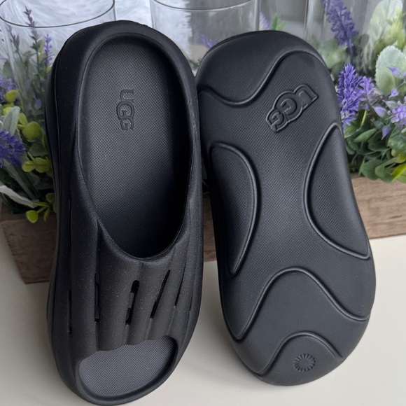 UGG Women Black Foamo Slide Sandals In Water Resistant EVA - Picture 3 of 13
